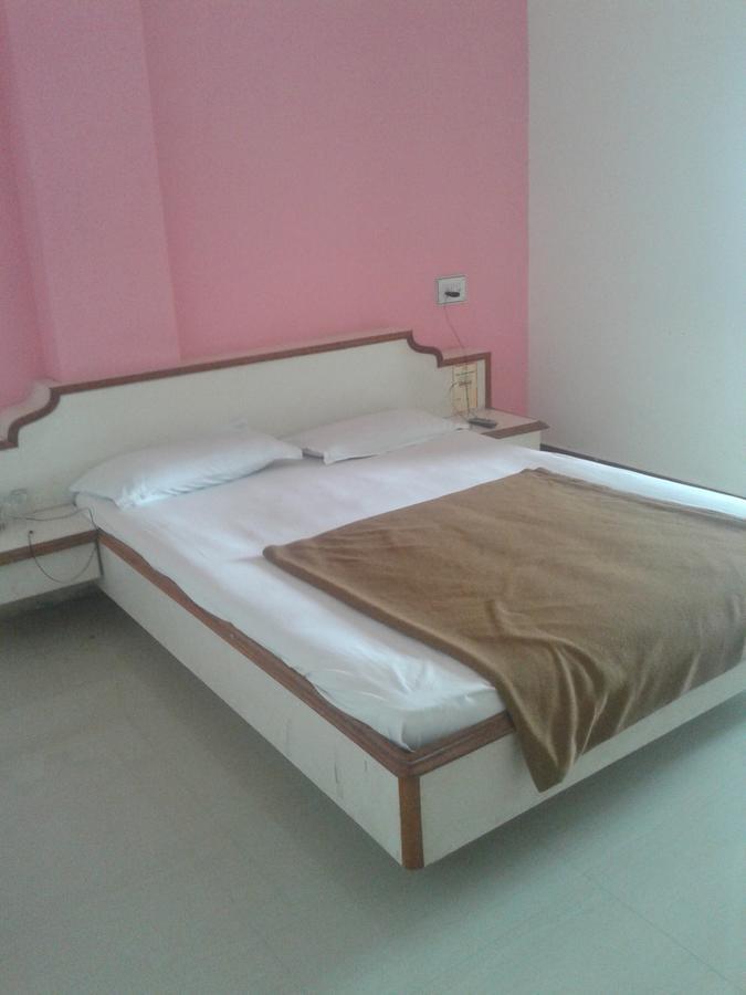 Hotel Sahara Palace Bhuj Zewnętrze zdjęcie